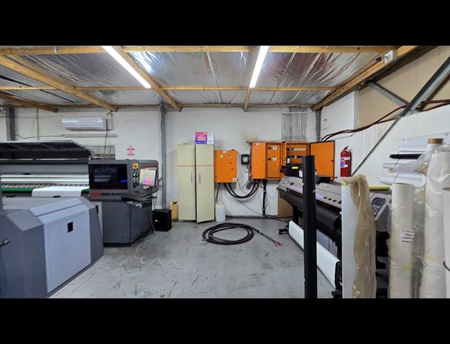 954M² WAREHOUSE TO LET IN SPARTAN